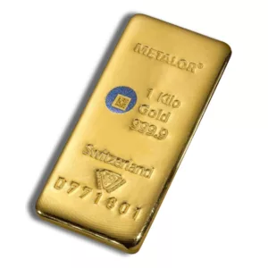 Gold bullion bar weighing 1 kilogram, marked with "METALOR," purity of 999.9, and country of origin as Switzerland, featuring a QR code and serial number D771801.